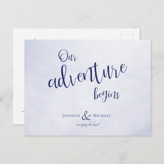 Carte Postale Faire-part Notre aventure commence mariage typographique bleu (Devant / Derrière)