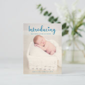 Carte Postale Faire-part Nouveau bébé garçon présentant une photo moderne é (Debout devant)