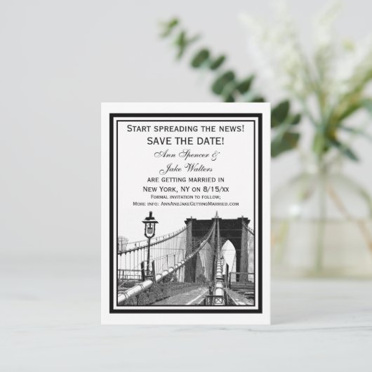 Carte Postale Faire-part NYC Skyline Brooklyn Bridge #2 Enregistrer la date (Debout devant)