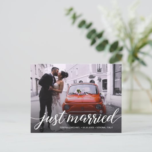 Carte Postale Faire-part Photo Mariage juste marié Script Overlay (Debout devant)