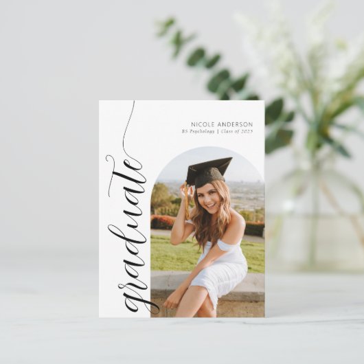 Carte Postale Faire-part photo Modern Script Graduate Arch 2 (Debout devant)
