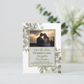 Carte Postale Faire-part Pin rustique & Eucalyptus gris Enregistrer la date (Debout devant)