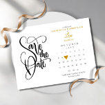 Carte Postale Faire-part Première communion sainte Enregistrer le calendrie<br><div class="desc">Cette jolie première communion sainte, à l'exception de la carte de date, comporte un calendrier et un joli coeur d'amour doré qui met en valeur votre date spéciale. L'inverse est constitué de confettis au coeur doré. Conçu par Thisisnotme© ***POUR DÉPLACER LE COEUR À VOTRE DATE SPÉCIALE, REGARDEZ À DROITE DE...</div>