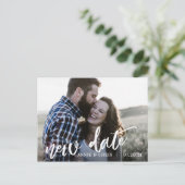 Carte Postale Faire-part Report de date de mariage à script moderne (Debout devant)