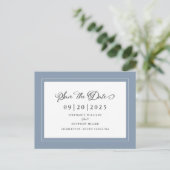 Carte Postale Faire-part Réservez la date | Dusty Blue Mariage Élégant Scri (Debout devant)