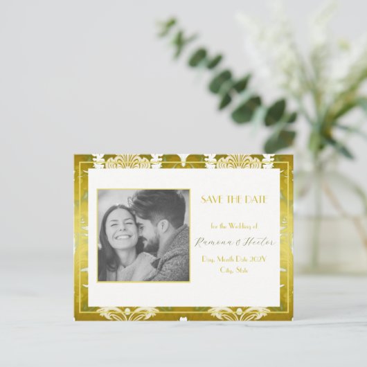 Carte Postale Faire-part Retro Gold Green Damask Enregistrer la date (Debout devant)