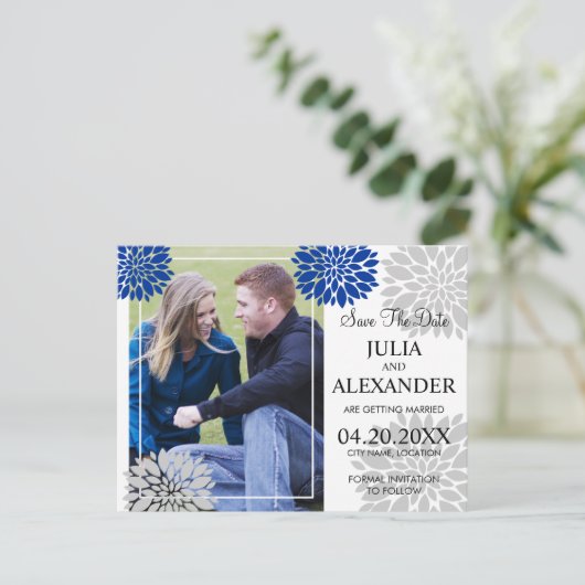 Carte Postale Faire-part Royal Blue Silver Floral Burst Photo Enregistrer L (Debout devant)