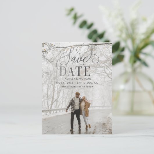 Carte Postale Faire-part Rustic Silver Grey Script Photo Enregistrer la dat (Debout devant)