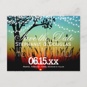 Carte Postale Faire-part Rustic String Lights Sunset Enregistrer la date Ca