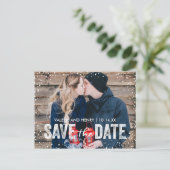 Carte Postale Faire-part Rustic Winter Snowfall Enregistrer La Date Photo (Debout devant)