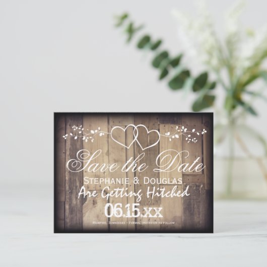 Carte Postale Faire-part Rustic Wood Double Hearts Enregistrer la date Cart (Debout devant)