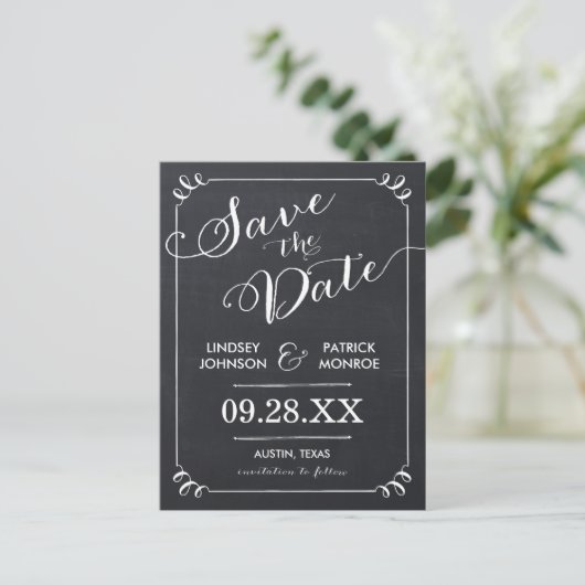 Carte Postale Faire-part Script Chalkboard Typographie moderne Enregistrer (Debout devant)