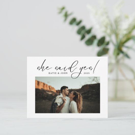 Carte Postale Faire-part Script Élégant Moderne Elle A Dit Oui Photo (Debout devant)