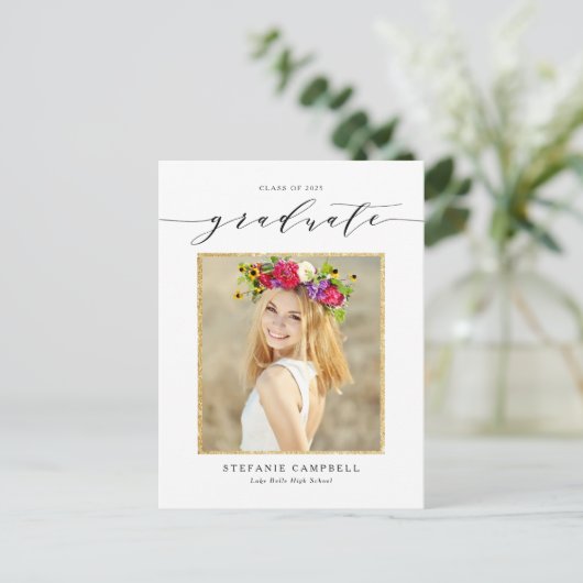 Carte Postale Faire-part Script Whimsical Parties scintillant or Photo Grad (Debout devant)