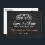 Carte Postale Faire-part Vélo Tandem Sur Chalkboard Mariage Enregistrer La<br><div class="desc">Ces cartes postales datées sont parfaites pour tout couple qui planifie une fête mariage romantique. Le design est composé d'un arrière - plan à effet de tableau de bord branché avec un design de moto en tandem mignon. Le simple modèle peut être personnalisé pour votre événement spécial et ferait l'article...</div>