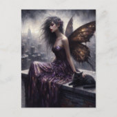 Carte Postale Fairy et son chat noir surplombent la ville (Devant)