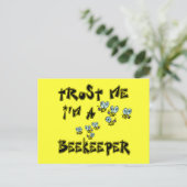 Carte Postale Faites-moi confiance Je suis Beekeeper (Debout devant)