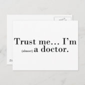 Carte Postale "Faites-moi confiance… Je suis (presque) un (Devant / Derrière)