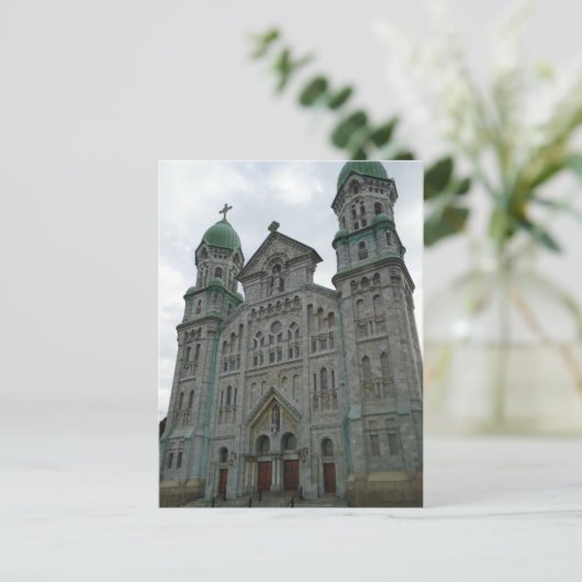 Carte Postale Fall River, église d'architecture gothique de mass (Debout devant)