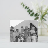 Carte Postale Famille Migrant Pendant La Récolte De Pois — 1939 (Debout devant)