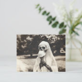 Carte Postale Fantôme vintage effrayant mangeant de la glace (Debout devant)