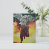 Carte Postale Faucon en robe rouge fantasy collage (Debout devant)
