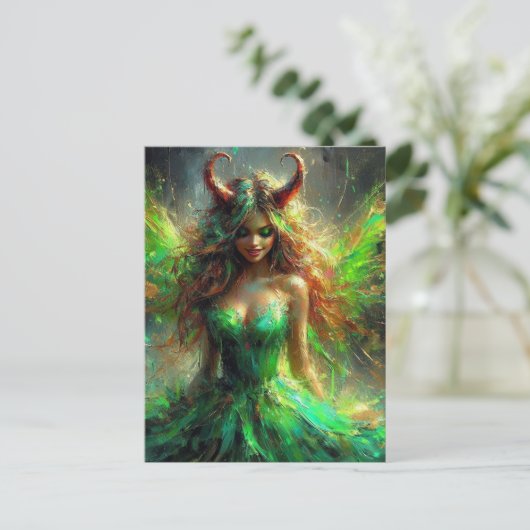 Carte Postale Fée avec des cornes en robe verte (Debout devant)