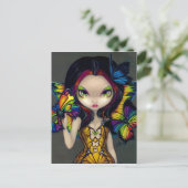 Carte postale "Fée avec un masque papillon" (Debout devant)