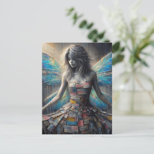 Carte Postale Fée dans une robe Recyclée (Debout devant)