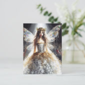 Carte Postale Fée en robe Recyclée au défilé de mode (Debout devant)