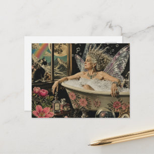 Carte Postale Fée femme âgée aux cheveux gris dans la baignoire
