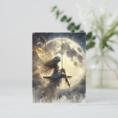 Carte Postale Fée qui se balancent devant la lune (Debout devant)