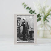 Carte Postale Fellow à longue barbe (Debout devant)