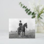 Carte Postale Femme à cheval, 1912 (Debout devant)