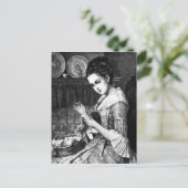 Carte Postale Femme à coudre (Debout devant)