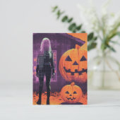 Carte Postale Femme à l'Halloween violet orange (Debout devant)