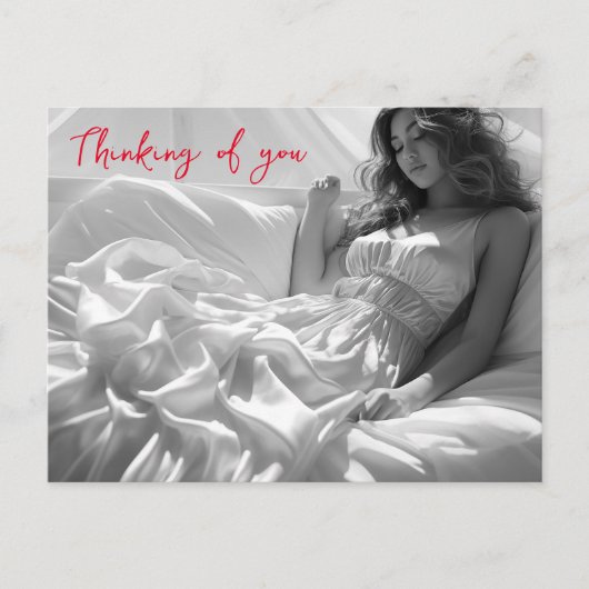 Carte Postale Femme allongée sur des feuilles de soie blanche B& (Devant)