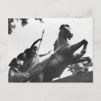 Carte Postale Femme au volant !