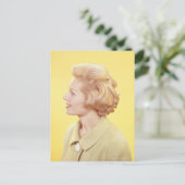 Carte Postale Femme blonde 2 (Debout devant)