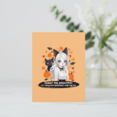 Carte Postale Femme d'Anime avec chat noir. (Debout devant)