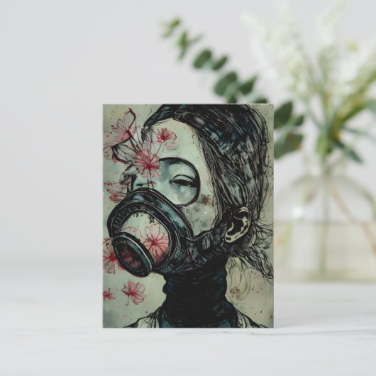 Carte Postale Femme dans un masque à gaz avec fleurs (Debout devant)