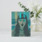 Carte Postale Femme de Glitch à la plage (Debout devant)