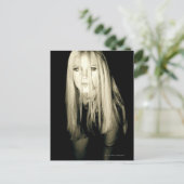 Carte Postale Femme de mode gothique (Debout devant)