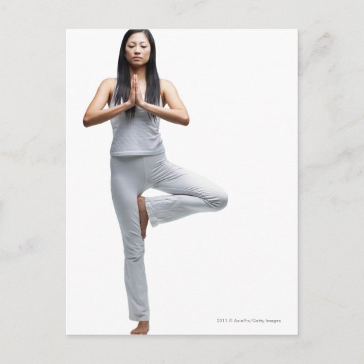 Carte Postale Femme debout en position de yoga (Devant)
