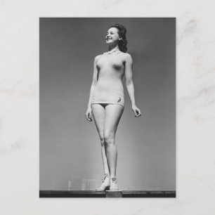 Carte Postale Femme en maillot de bain