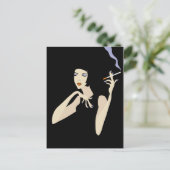 Carte Postale Femme fumeuse (Debout devant)
