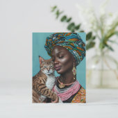 Carte Postale Femme noire avec chat (Debout devant)