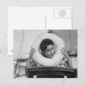Carte Postale Femme posant 3 (Devant / Derrière)