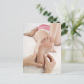 Carte Postale Femme recevant le massage de pied (Debout devant)