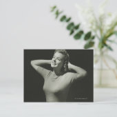 Carte Postale Femme Relaxante (Debout devant)
